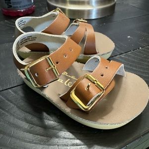Size C2 sunsand sandals never worn